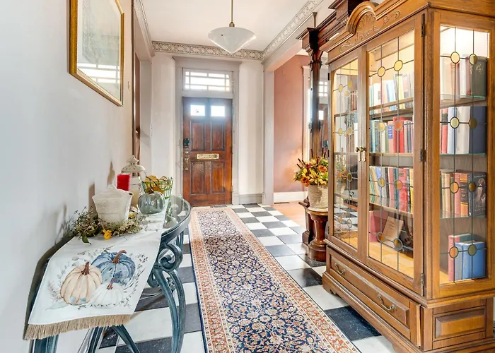 Pet-friendly Historic Library On Route 66 Virden